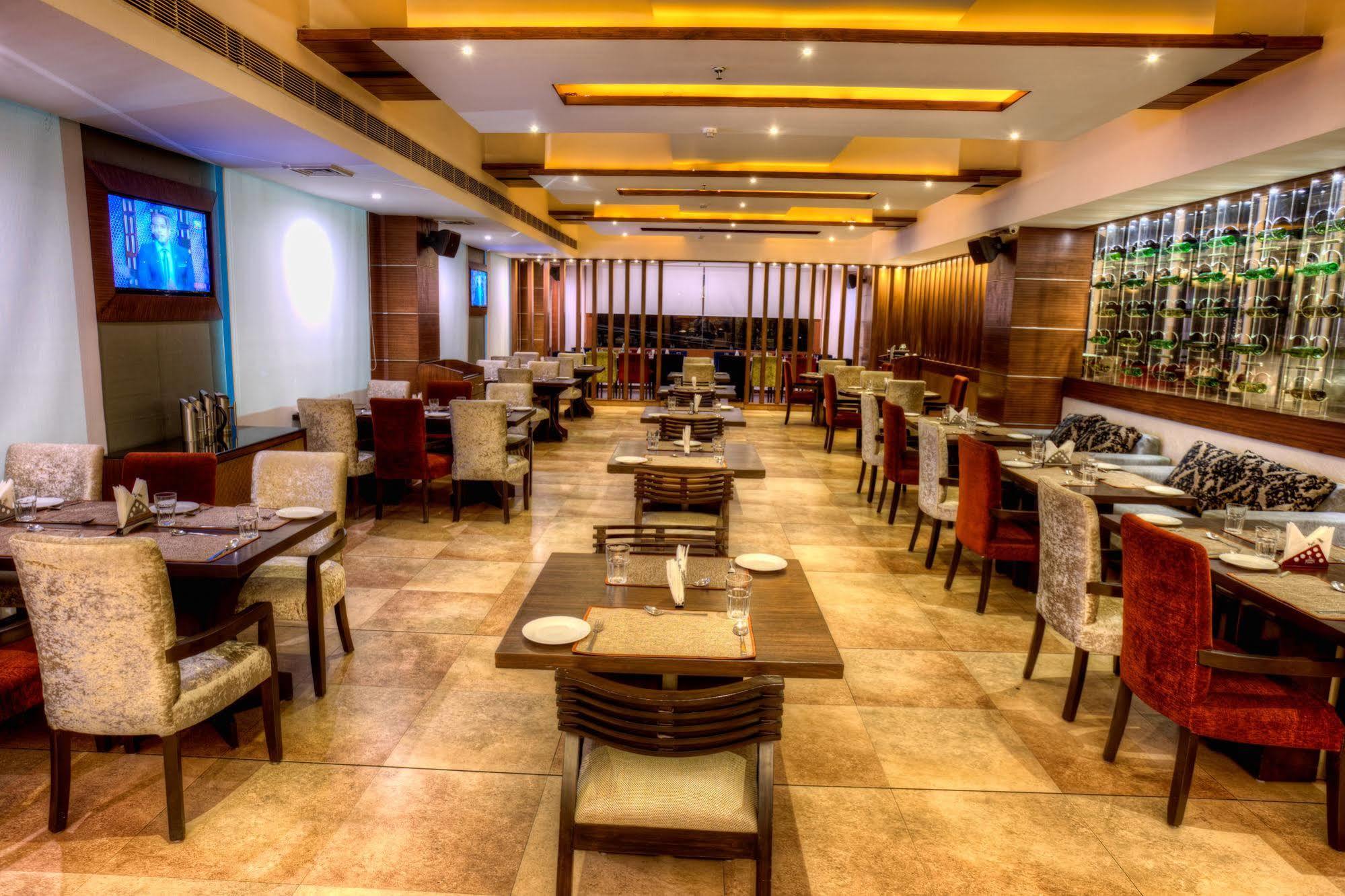 Mercure Chandigarh Tribune Chowk Kültér fotó